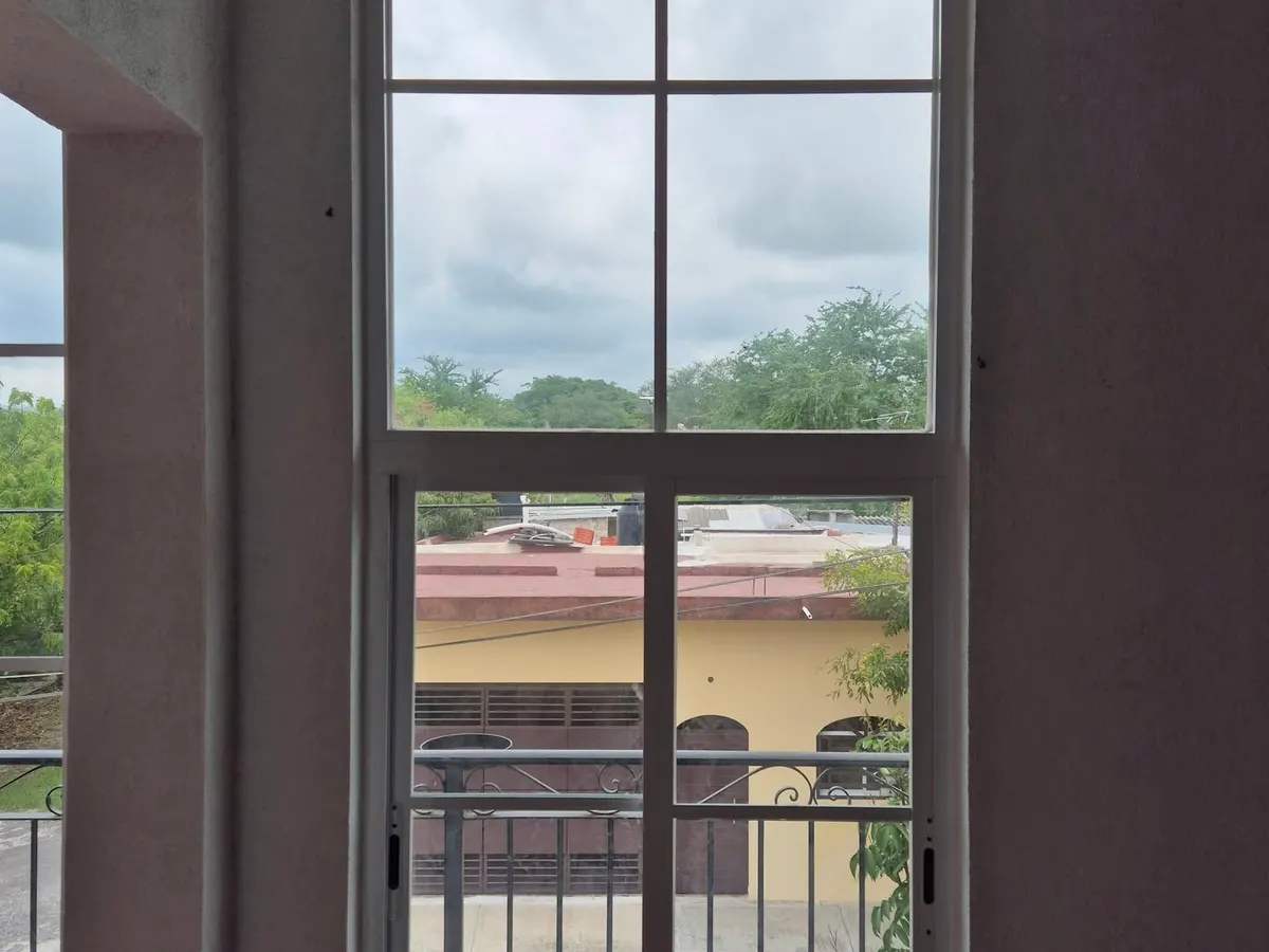 Ventana línea 2" con fijo superior y doble corrediza inferior